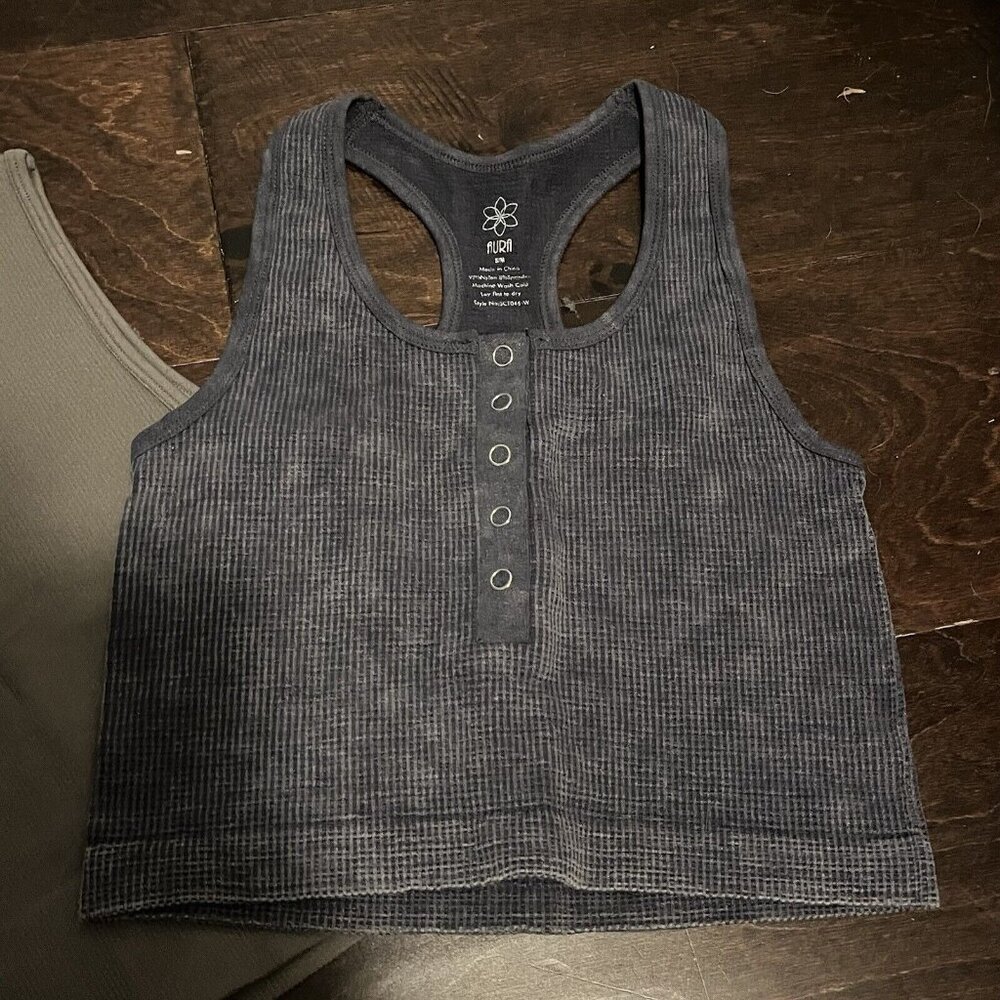 Aura Set Of 2 Ribbed Cropped Tops Size Small Gray & Taupe - Picture 3 of 5
